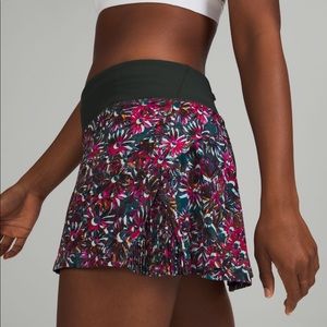 Lululemon Play Off The Pleats Mid-Rise Skirt